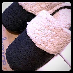 Dear foam slippers size S (5-6)